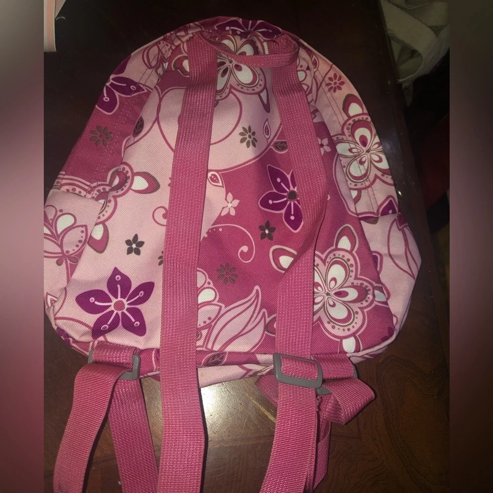 Backpack - Picture 2 of 6